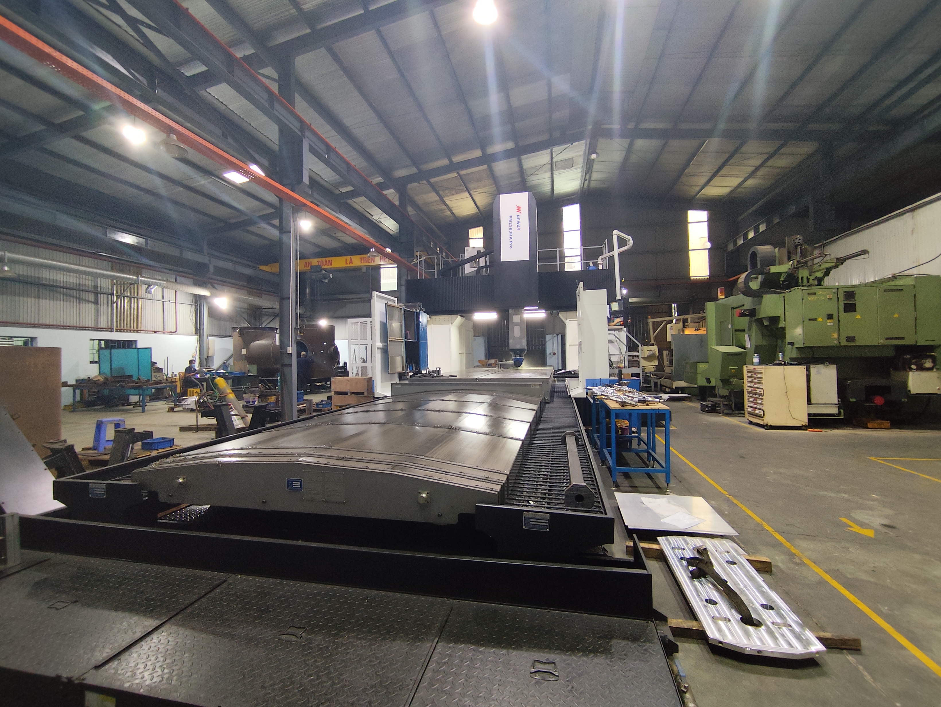 CNC milling machine 4